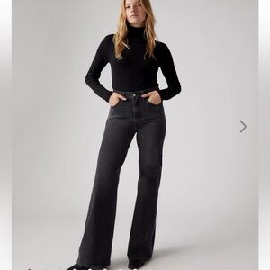 RIBCAGE BELL WOMEN'S JEANS
Size 26 length 32